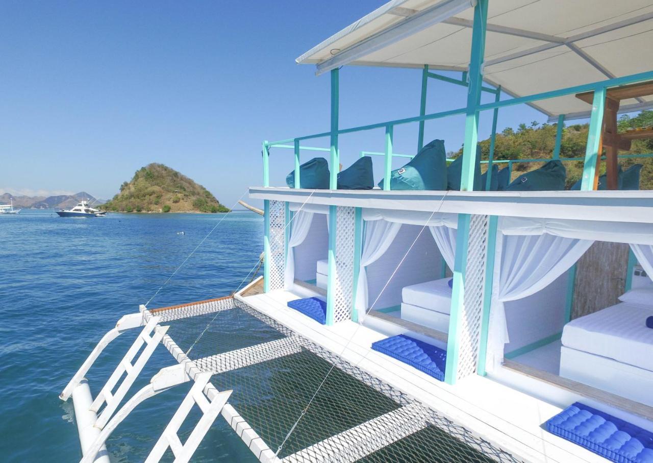 Le Pirate Boatel - Floating Hotel Labuan Bajo Exterior foto